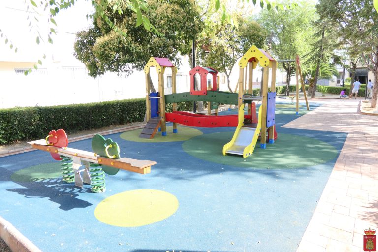 Restauración y Reparación de Parque Infantil Villacarrillo (Jaén)
