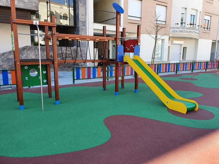 Pavimentos y suelos de caucho - Parques infantiles